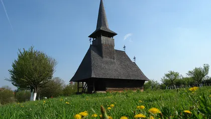 O singură biserică de lemn din Ţara Oaşului a rezistat comunismului, la presiunile unui fotograf
