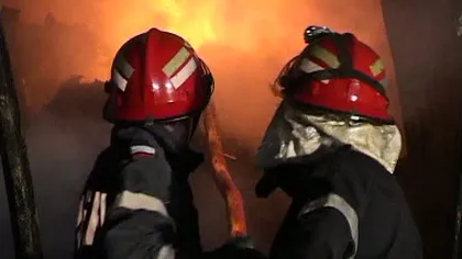 Incendiu într-un bloc din Capitală. O bătrână a murit arsă în casă VIDEO