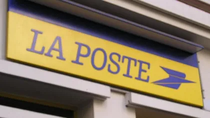 O angajată a Poştei franceze a avut fiori reci: Ce a găsit femeia într-un colet
