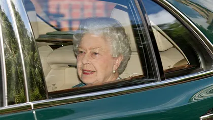 Regina Elizabeta a II-a s-a dus la Palatul Kensington pentru a-şi vedea strănepotul