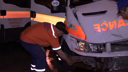 Accident grav în Suceava cu o ambulanţă în misiune VIDEO