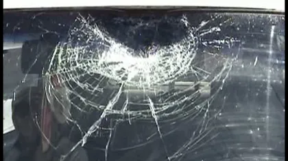 Şapte maşini vandalizate în Mehedinţi din cauza unei neveste infidele VIDEO