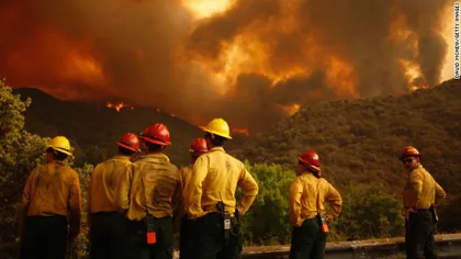 California se confruntă cu cel mai mare incendiu din istorie: Vor trece multe săptămâni până va fi stins VIDEO