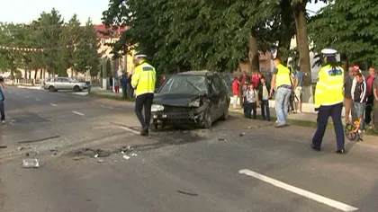 Accident grav în Bihor: un mort şi cinci răniţi, după ce o maşină a pătruns pe contrasens
