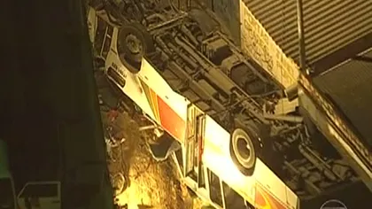 Autobuz căzut de pe un pod în Brazilia: Cel puţin 6 morţi şi 30 de răniţi FOTO