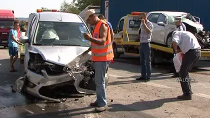 ACCIDENTE ÎN LANŢ pe şoselele din România. Trei persoane au murit şi alte 12 au fost rănite VIDEO