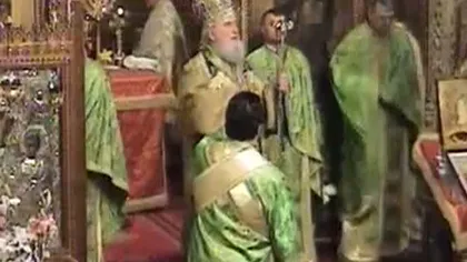 Reacţia Arhiepiscopiei despre enoriaşii obligaţi să meargă la ziua Înaltpreasfinţitului Nifon VIDEO