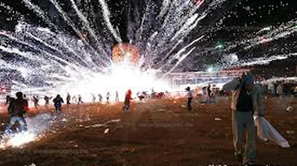 Au vrut artificii, dar au văzut MOARTEA cu ochii. Explozie cu zeci de răniţi la un show pirotehnic
