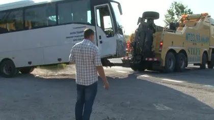 Un autocar cu copii la bord s-a răsturnat în Bihor VIDEO