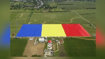 RECORD BIZAR. Drapelul României face lucruri trăsnite: bate japonezul cu cea mai mare creastă