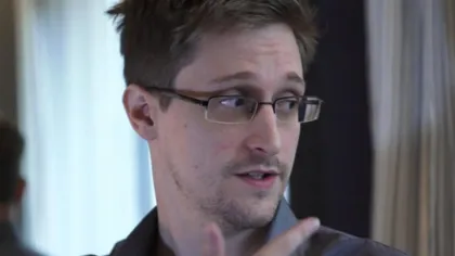 Huffington Post:Edward Snowden susţine că presa a fost indusă în eroare în legătură cu situaţia lui