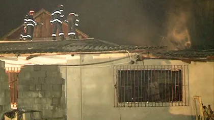 Incendiu la un depozit din Capitală. O persoană a fost rănită VIDEO