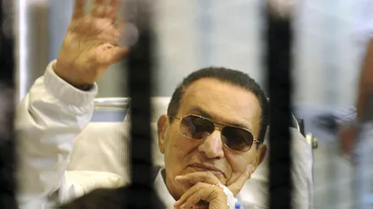 Hosni Mubarak a fost transferat într-un spital militar, unde rămâne ÎN DETENŢIE