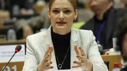 Ramona Mănescu a depus jurământul de învestitură în funcţia de ministru al Transporturilor