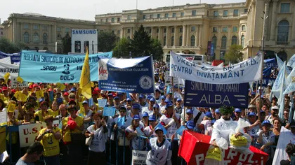 Tinerii profesori au protestat joi, în faţa Ministerului Educaţiei