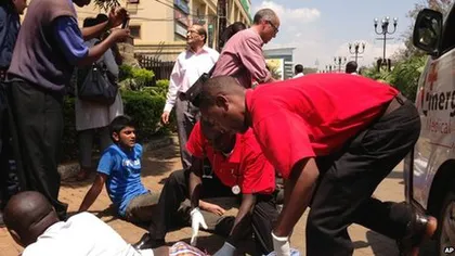 Atac armat într-un centrul comercial din Nairobi: Cel puţin 30 de persoane au fost ucise