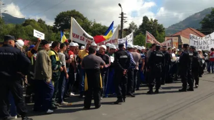 Ponta la protestatari, Băsescu la pălincă