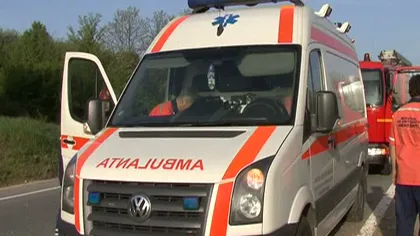 O ambulanţă cu o gravidă la bord s-a răsturnat în drum spre maternitate