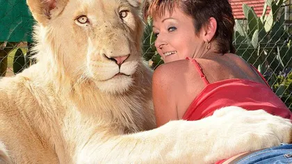 O prietenie incredibilă: O femeie are ca animal de companie un ditamai leul FOTO