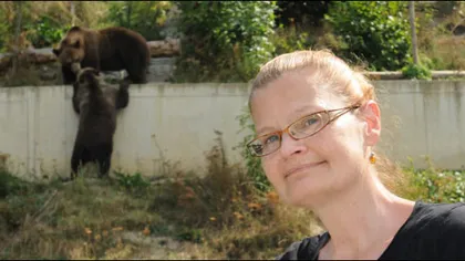 Lecţie inedită în România: Else Poulsen ne învaţă cum să VORBIM cu urşii VIDEO