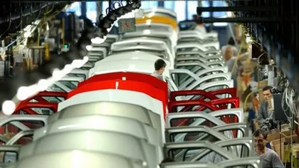 Fabricile turează motoarele: afacerile au crescut cu 4,2%, iar comenzile noi cu 7,6%