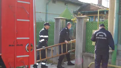 Pompierii din Hunedoara au salvat un bărbat care căzuse într-o fântână adâncă de 10 metri