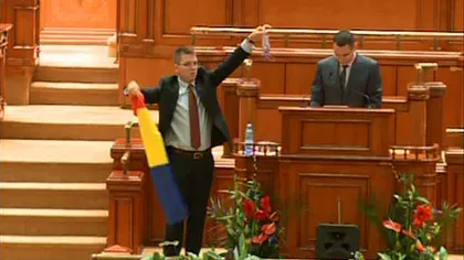 Anchetă în Parlament după ce liderii ai Noii Republici au pătruns în plen în timpul discursului premierului