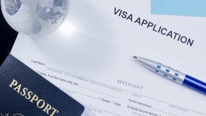 Te tăvăleşti pe jos de râs! Cele mai BIZARE întrebări pe care le pun aplicanţii pentru viză