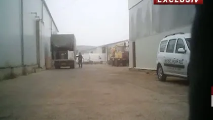 Tone de arahide toxice descoperite într-un depozit de lângă Bucureşti. VIDEO CAMERA ASCUNSĂ