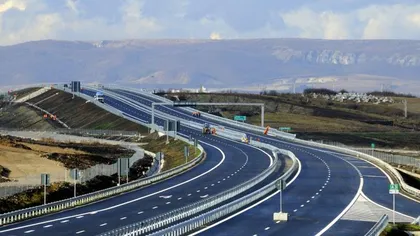 Fenechiu a găsit soluţia pentru mai mulţi kilometri de autostradă în România: mărirea accizei la carburanţi
