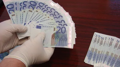 60.000 de euro contrafăcuţi, găsiţi în maşina a trei bărbaţi