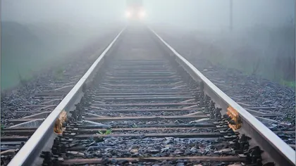 O fată de 17 ani a fost CĂLCATĂ de tren, în Vaslui