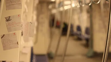 Metrou tapetat cu poezie: 260.000 de bileţele cu versuri au 