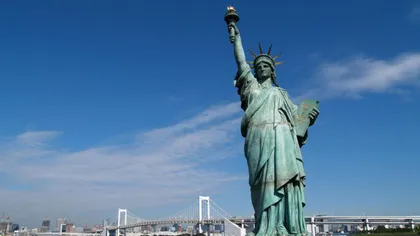 Statuia Libertăţii din New York s-a redeschis pentru turişti