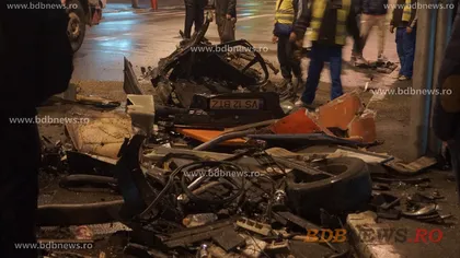 Accident înfiorător în Bârlad: Un BMW s-a rupt în mai multe bucăţi, doi tineri sunt în stare gravă