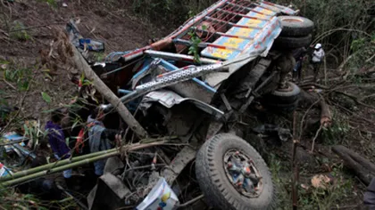 TRAGEDIE în Columbia. Un autocar s-a RĂSTURNAT în prăpastie, cel puţin 13 persoane au murit