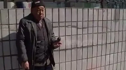 Metoda INEDITĂ a unui cerşetor din China: Cum obţine BANI MULŢI de la oamenii miloşi VIDEO