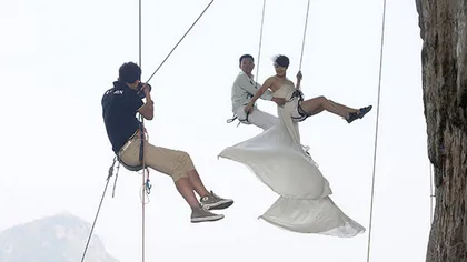 Nuntă cu surplus de ADRENALINĂ: Vezi unde şi-au unit destinele doi tineri chinezi GALERIE FOTO