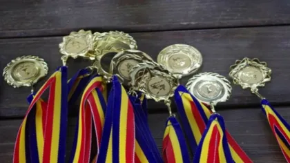 Medalii de aur obţinuţe de elevii români la competiţii regionale de informatică