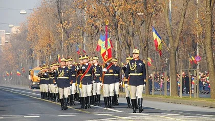 PARADA DE 1 DECEMBRIE: Peste 2000 de militari români şi străini, 200 de vehicule şi 35 de aeronave VIDEO