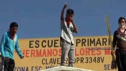 Mexicul intră în RĂZBOI civil: PROFESORII grevişti s-au BĂTUT cu PĂRINŢII elevilor. Care a fost MOTIVUL VIDEO