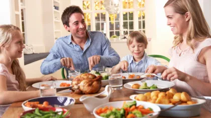 Oamenii trebuie să mănânce în tihnă, în familie, alături de copii
