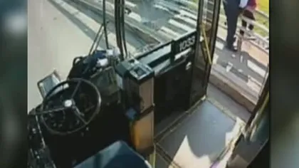 Un şofer de autobuz a devenit erou în SUA, după ce a convins o femeie să nu se sinucidă VIDEO