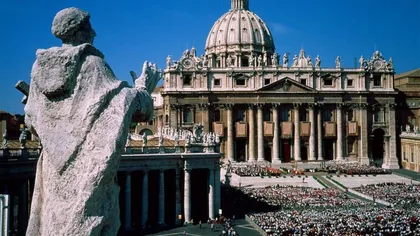 PREMIERĂ în Vatican: Relicve atribuite Sfântului Petru, expuse mulţumii