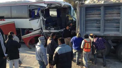 10 români, răniţi în Mexic, într-un accident în care a fost implicat un autocar VIDEO