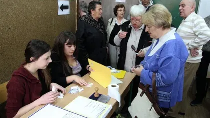 Naţionaliştii au obţinut victorii în alegerile municipale la Priştina şi Kosovska Mitroviţa