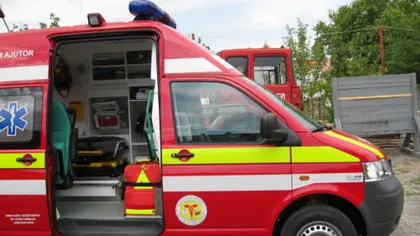 Trei persoane au fost rănite în Neamţ după ce un autoturism s-a ciocnit cu o autoutilitară