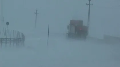 Imagini APOCALIPTICE: Furtună de ZĂPADĂ cu vânt ce depăşeşte 140 de km/h VIDEO