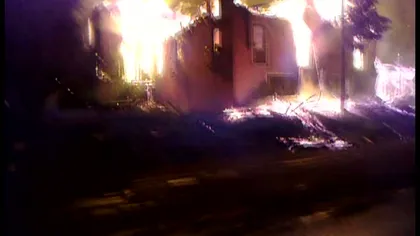 TRAGEDIE în Făgăraș. Un bărbat a ars de viu în propria casă