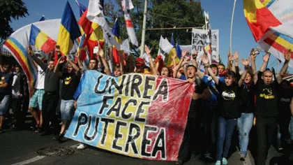 Manifestaţii la Chişinău: Sute de moldoveni au cerut UNIREA CU ROMÂNIA